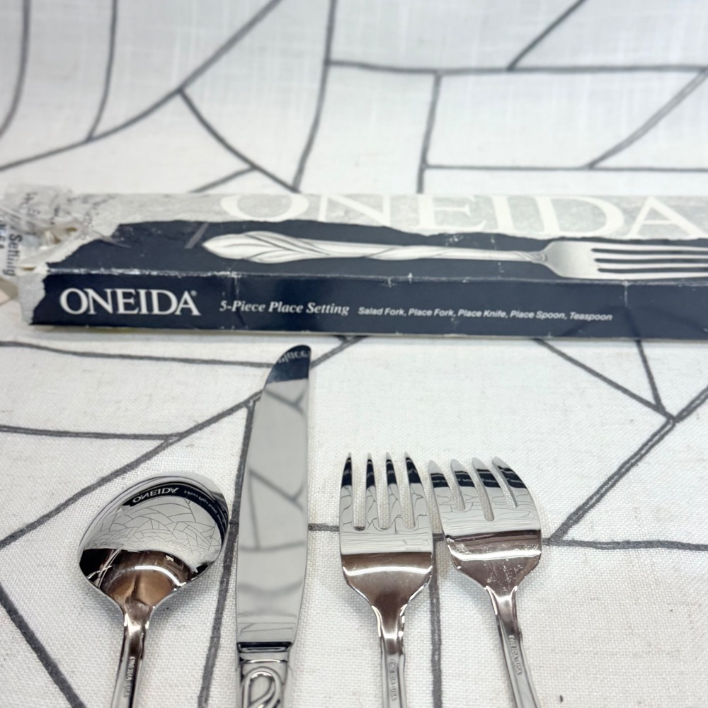 Oneida Flatware 4 Piece Silver Eden Deluxe Stainless Steel Leaf Vine USA - Picture 7 of 9